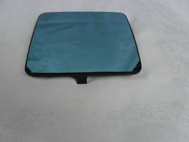 auto otpad reno uzice: Staklo desnog retrovizora Mercedes E klasa (W124) — 1