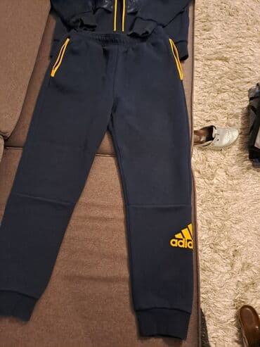 Komplet trenerke: Adidas decija trenerka vel 13-14god izuzetno ocuvana — 2