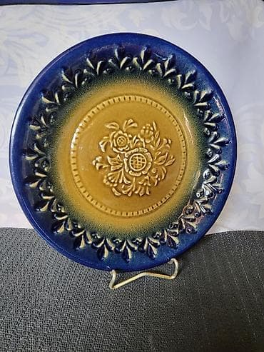 Dekorativni tanjir 1920 do 1950g.original nemacka majolika. Deko