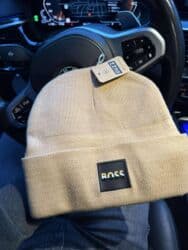 Hats: Kape
1700din
MrP/13 — 5
