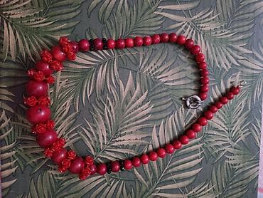 tursko oko ogrlica: Crvena ogrlica sa perlama i cvetnim detaljima - Ručno nizane okrugle — 1