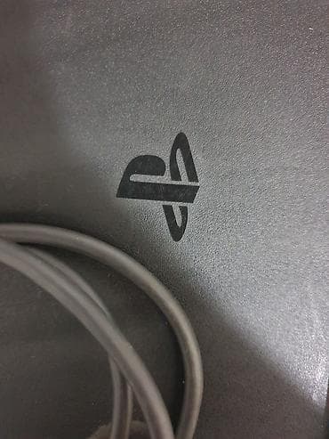 Ps4 u super stanju.Sa jednim dzojstikom.Cipovana na 500gb hard diska — 8