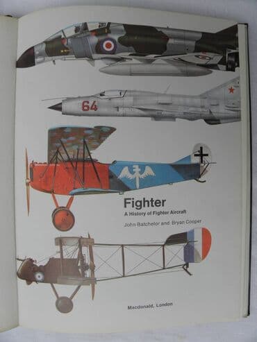 kupujem gramofonske ploče: Knjiga:Fighter A History of Fighter Aircraft (Borbeni avioni) A4 — 4