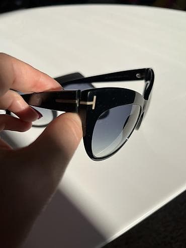 dr martens torbe: Tom Ford ženske sunčane naočare – model Nika TF523 01W - Ikoničan — 1