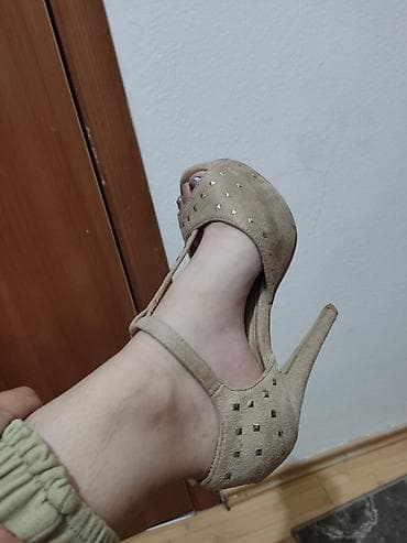 lusso obuca proizvodjac: Bež ženske sandale na štiklu sa platformom - Model: T-strap (remen — 5