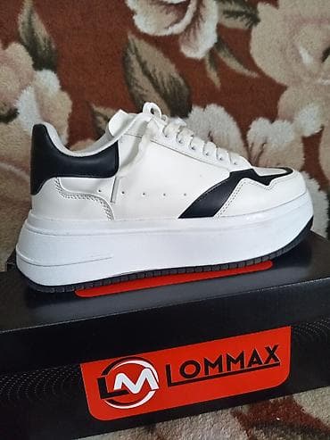 bata cipele type 1: Lommax zenske patike – bele sa crnim detaljima broj 39 - Model: niske — 2