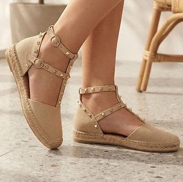 metro ženske cipele: Bež ženske espadrile sa zakovicama - Model: zatvorena prednja kapica — 1