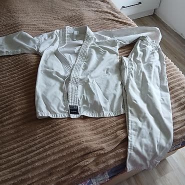 crno zlatne sandale: Kimono za karate.134 /140 — 1