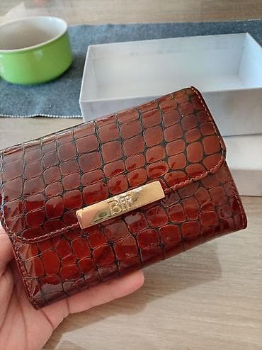 sat sa narukvicom: Ženski novčanik – Coveri Collection, model BFF - Materijal: veštačka — 8