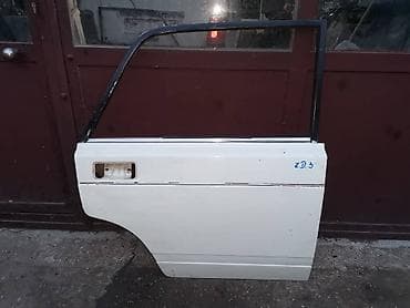 Vrata zadnja desna Lada 2105,2107 Riva u beloj boji broj 3. Vrata su