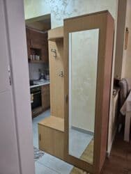 Setovi stolova i stolica: Ormar odlicno ocuvan, malo korišćen. Širina 1m, visina 1,90m. Moguc — 2