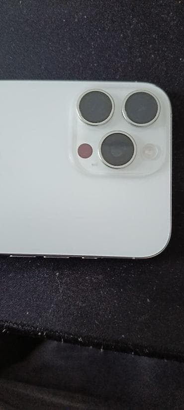 kamerice za snimanje: Apple iPhone 16 (serija Pro) – srebrna/bela boja, ravni ivice i — 5