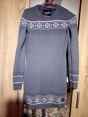 Pletena haljina/džemper-tunika sa dugim rukavima u sivoj boji sa belim — 1