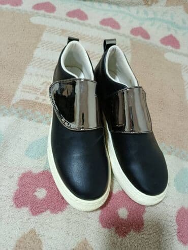 Women's Sneakers and athletic shoes: 39, bоја - Crna — 1