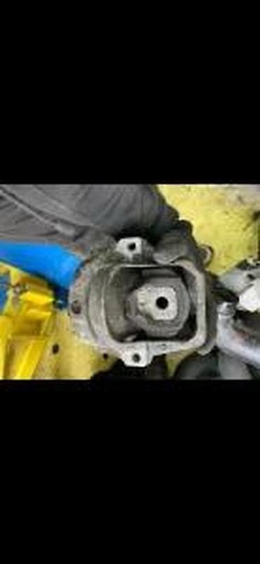 za motor: AUDI A4 A5 B8 2011 NOSAC MOTORA ODLUCAN | Audi a1 a3 a4 a5 a6 a7 a8 — 1