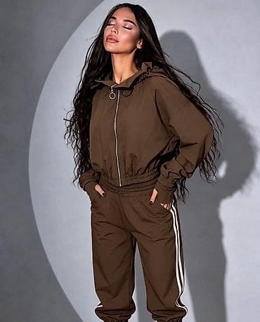 navigare odela: Zenski sportski komplet – jakna + pantalone
3500din
S M L — 1