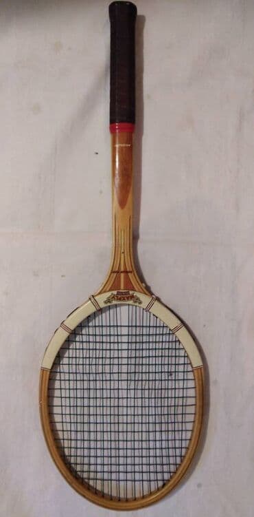 Stoni sportovi: Tenis reket Dunlop Maxply drveni,England,ocuvan,malo kriv — 1