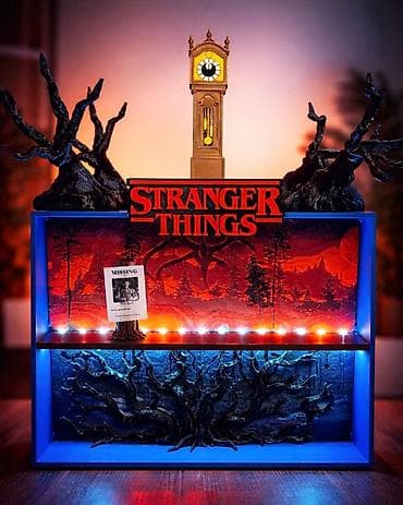 stoni satovi: Dekorativna polica/diarama inspirisana serijom Stranger Things - — 5