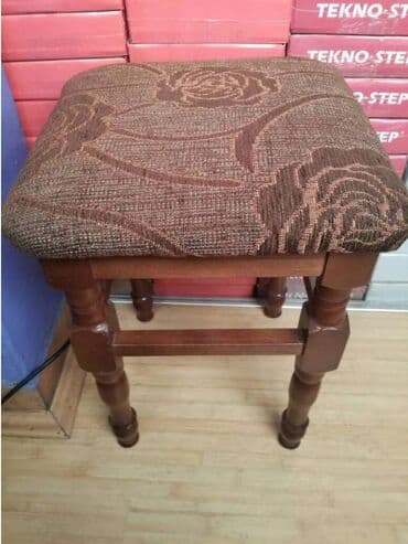 radni stolovi i stolice: Hoklice 1900 din slanje bexom rade se po porudzbinu — 2