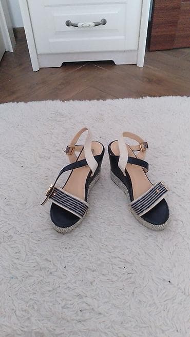 nine west sandale srbija: Na prodaju sandale, novo, broj 37.
Cena 1500 RSD — 1