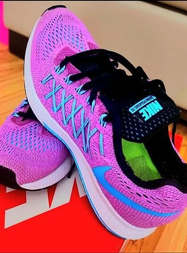 ravne sandale na pertlanje: Nike Zoom Pegasus 32 - zenske patike u ljubičastoj boji sa plavim — 2