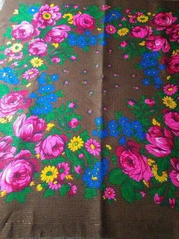 Women's Clothing: Dve elegantne ženske marame – kvadratnog formata. 1) Svilenkasta — 8