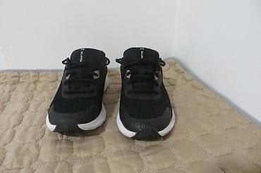 djak patike do 3000: UNDER ARMOUR br 40 25,5CM, bez mana ostecenja, potpuno ocuvane — 2