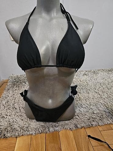 kupaci za trudnice novi sad: Crni dvodelni bikini – klasičan trokutasti gornji deo i nisko sečeni — 1