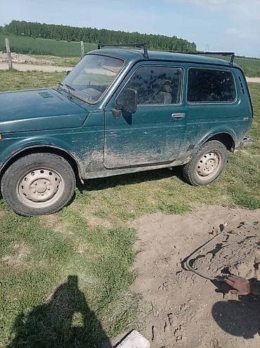 protokomer golf 4: Lada Niva 4x4 – terenski klasik - Karoserija: trovratna, zelena boja — 2