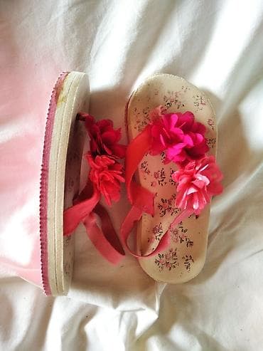 Ostala dečija obuća: Japanke sandale sa mašnama NEXT Veličina 25 ug uslikano 15 cm — 3