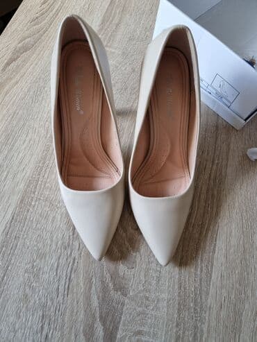 crop top c a: Pumps, Africa, 38 — 2