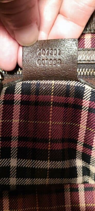 Ostali aksesoari: Gucci. Fantastična.

Bez ikakvih nedostataka.
45cm x 28cm x 10cm — 5