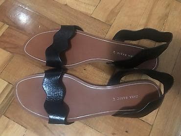 Zara, nove, nenosene sandale 41
Duzina gazista 26,5 cm na lalafo.rs Zara, nove, nenosene sandale 41
Duzina gazista 26,5 cm