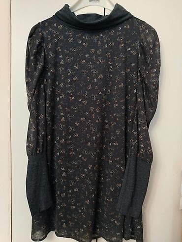 Ženska tunika s rol-kragnom - Boja: tamno siva sa sitnim cvetnim