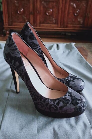 Pumps, 39