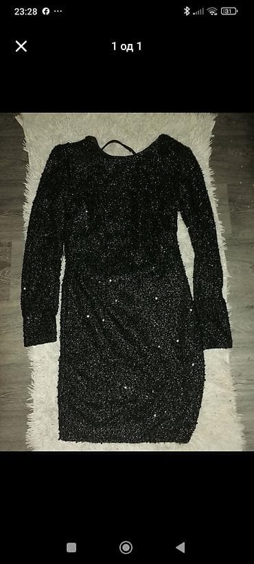 djonovi za patike: - Crna mini haljina sa dugim rukavima, prekrivena sitnim šljokicama — 1