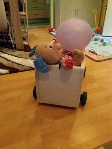 Kolica za bebe: ﻿Vagon-kutuja za odlaganje decjih igracaka. Ako se uzima preko 3 — 6
