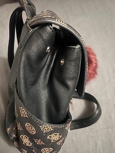 kožne gojzerice: GUESS mini ranac – monogram print - Model: mini ranac sa preklopom i — 4