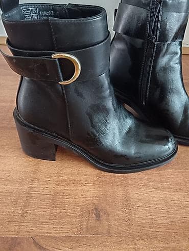 zara s: Crne ženske poluduboke čizme sa blok petom - Materijal: glatka (lak) — 1