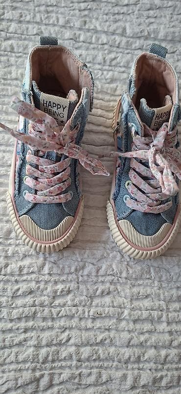 Dečje patike visoke dubine “HAPPY BEING” sa floralnim detaljima