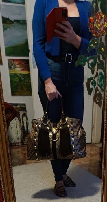 Ostali aksesoari: Gucci. Fantastična.

Bez ikakvih nedostataka.
45cm x 28cm x 10cm — 8