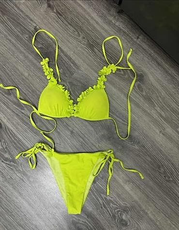 Sakoi: Nov prelep kupaći kostim, veličine L/40 — 2