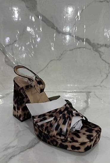 kaisem: Elegantne ženske sandale – više modela
Brojevi
36-41
2550 din
OR💥 — 4