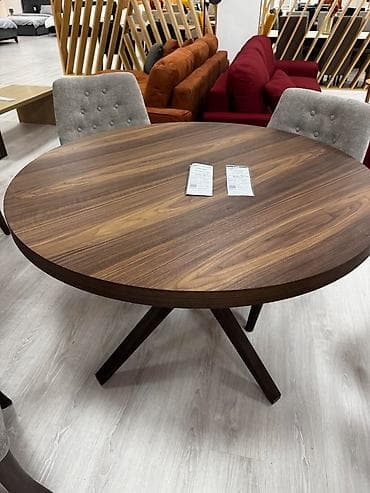maja plus namestaj: Nov okrugli trpezarijski sto
Neotpakovan

Sirina 120 cm
Visina 75 cm — 1