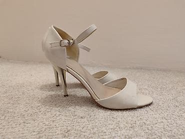 nike air d: Elegantne ženske sandale na štiklu - Boja: krem/bela - Model — 3