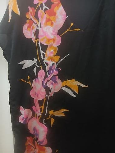 Shirts, blouses and tunics: Ženska tunika/haljina od lagane, prozračne tkanine u crnoj boji, sa — 1