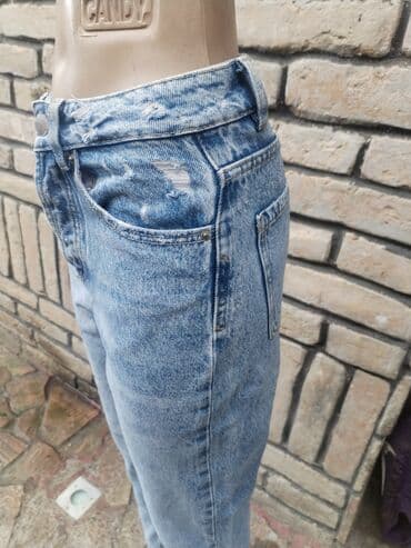 majice stradivarius: Stradivarius farmerke vel 32 /S
Struk po 34
Kukovi 40.
Super ocuvana — 3