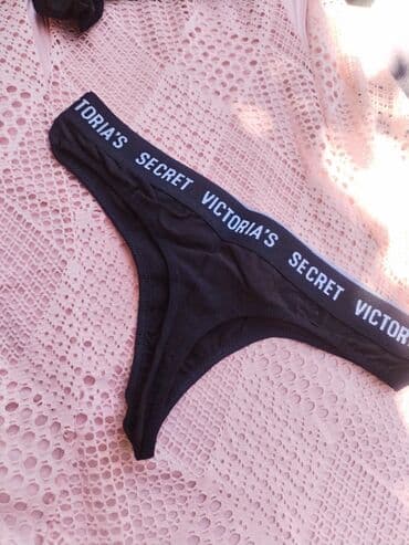 ženske zimske jakne c a: Victoria's secret set Atraktivno pakovanje Set od 3kom 1500din — 5