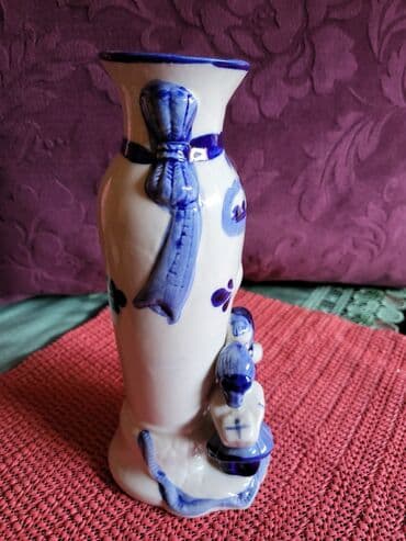 vaza sa cvecem crtez: Vaza nova delft,rucno oslikan holandski porcelan. 80te — 5