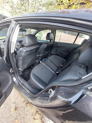 felne prodaja: Opel Astra: 1.7 l | 2005 г. 267137 km Hečbek — 1